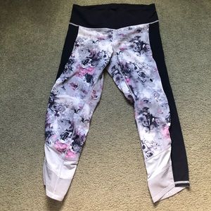 lululemon capris!